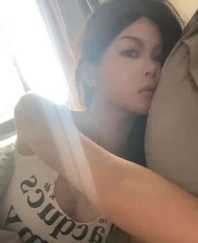 极骚S身材嫩滑小妹