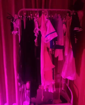 大奶粉嫩巨骚制服诱惑