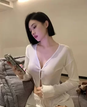 杭州00后短发妹