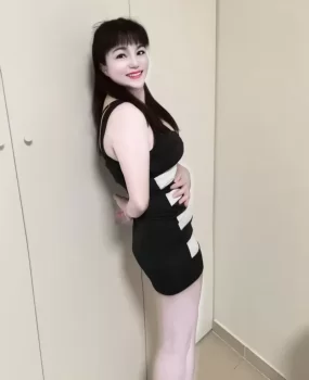 金水黑丝美腿骚妇