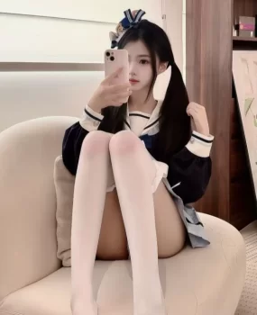 05极品嫩妹兼职