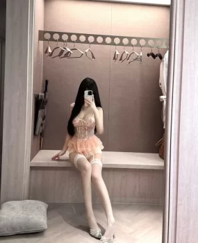 粉嫩性感小娇妻馒头穴