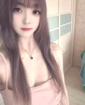 粉嫩性感小姐姐