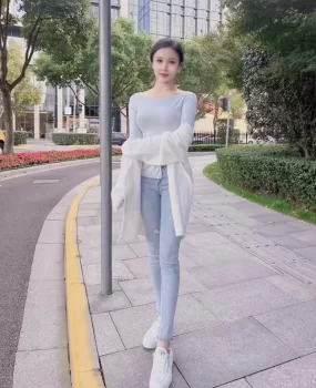 妹子长的不错