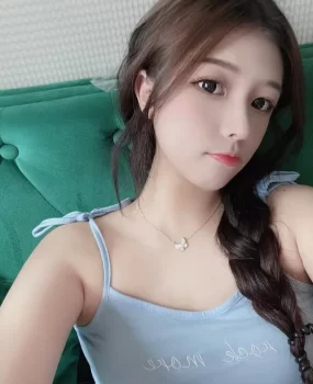 新资源刚下海小妹