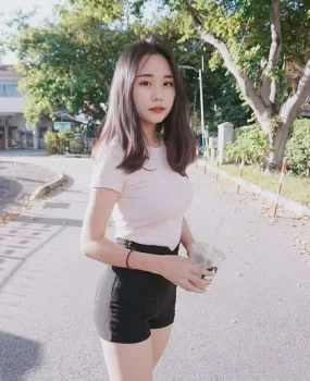学舞蹈的小妹