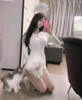 呼市白皙网红露露