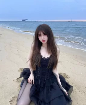 仙女裙长发飘飘妙龄温柔女孩刚来三亚