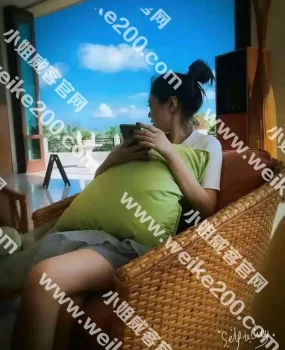 苗条可爱的小情人长相甜美乖巧听话，交作业