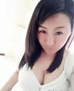 福山童颜巨乳小少妇