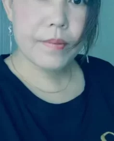 一个摆地摊的良家