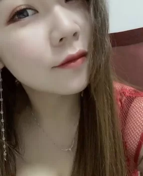 长沙妹子丰满型，胸大，皮肤白，已经验证过，好不错，不催人，不机车。