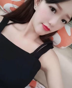 珠海拱北口岸有五个18岁小鲜肉