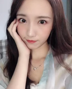 好多小姐姐都在一起的，现在都跑公寓里了么