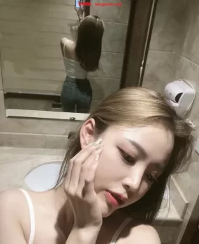 身材高挑，丰满，下水快又紧致大骚货