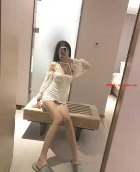 朝阳听话的妹妹。