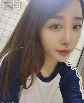 经纪人介绍【义乌】【金华】性感小姐姐奶子大、白，还有一双大白腿，耐操，叫的真淫荡