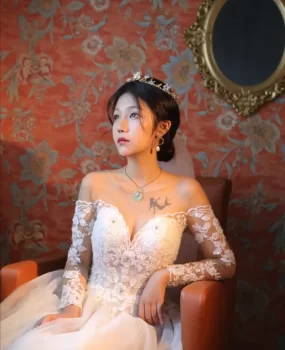 艹穿婚纱的小骚货兰兰