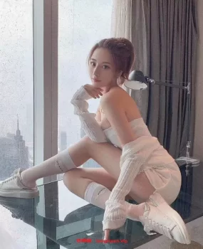 东莞  极品兼职模特 奶大翘臀 逼紧水多