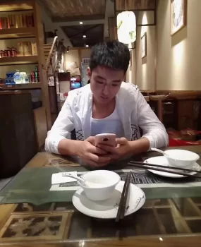 男模